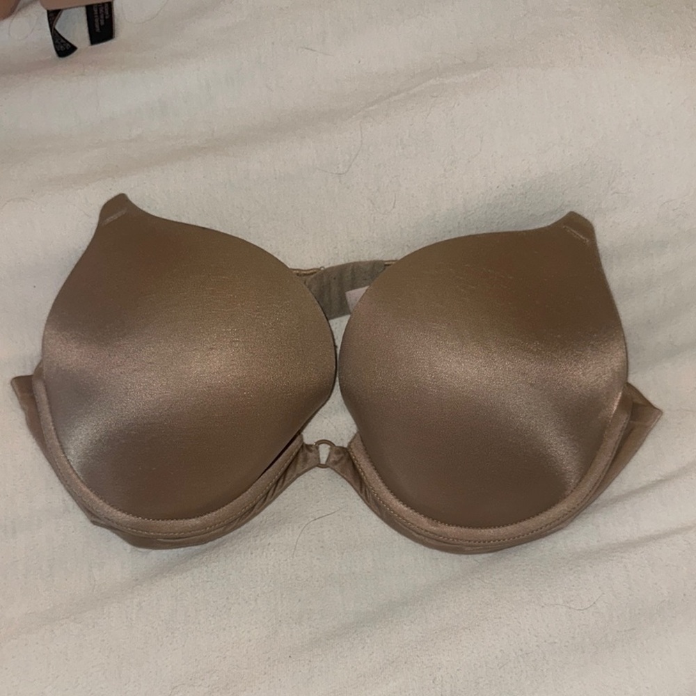 Victoria's Secret Tan Seamless Bra with Molded Cups